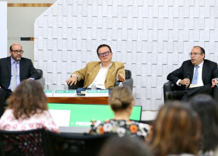 Magistrado Felipe De La Mata Presenta Su Nuevo Libro Sobre La