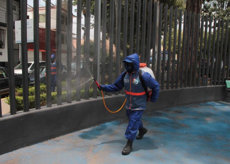 Santiago Taboada anuncia jornadas permanentes de limpieza y desinfección en espacios público