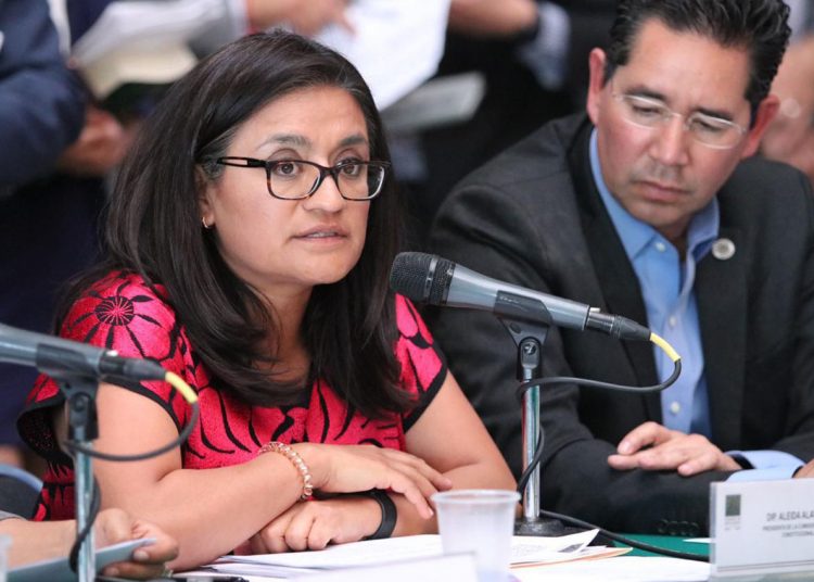 Aleida Alavez pide a la CNBV condonación de pagos