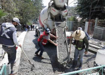 Obras de pavimentación en la colonia Quinto Batallón