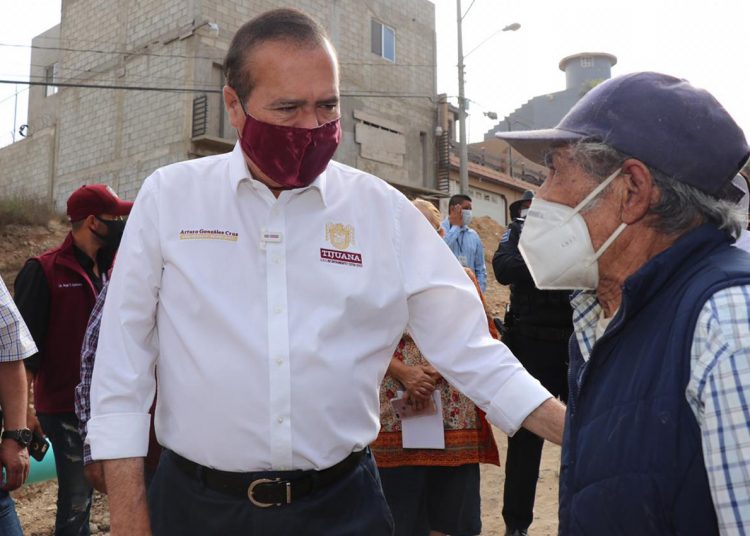 Ayuntamiento de Tijuana realiza obras de drenaje y pavimentación