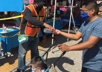 Tijuana retira puestos no esenciales en tianguis