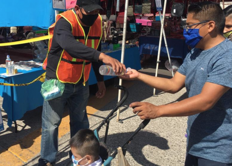 Tijuana retira puestos no esenciales en tianguis