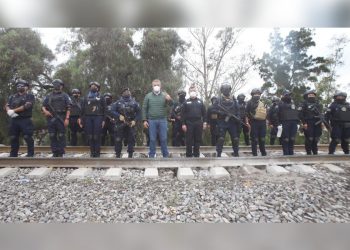 Fernando Vilchis cédula policiaca ayuda a migrante