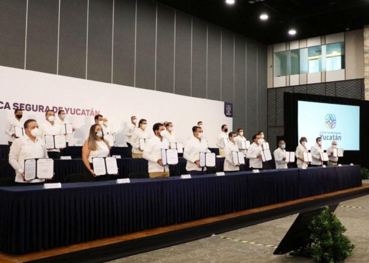 Mauricio Vila y Renán Barrera Firman acuerdo para reactivación económica de Yucatán