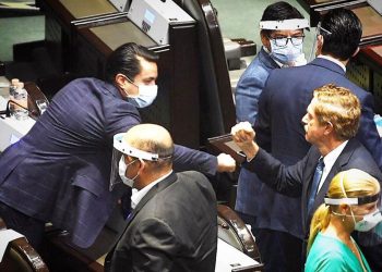 PAN pide declarar luto nacional en homenaje a fallecidos por COVID