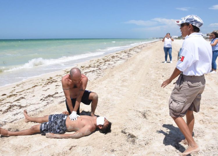 Capacitan a policía municipal de Progreso en Rescate Acuático