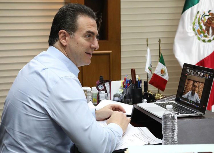 Adrián de la Garza y Monterrey reconoceran a personal médico