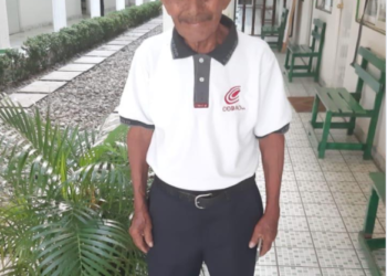A sus 80 años, estudiante culmina su bachillerato en Oaxaca
