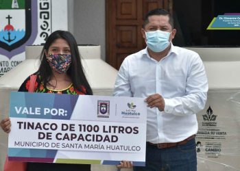 Se entregan vales en Santa María Huatulco