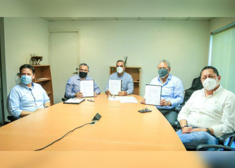 Jorge Salum Firma convenio con la VRL