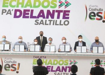 Manolo Jiménez entrega apoyo a saltillenses