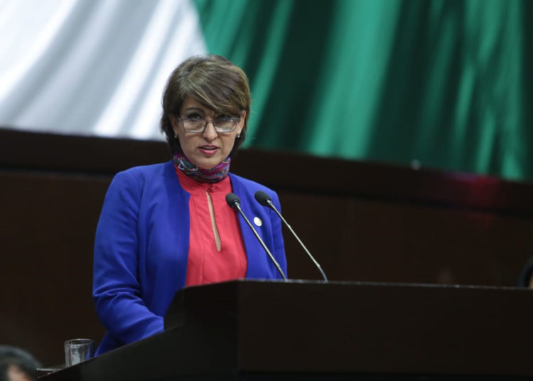 Monica Almeida pide se reorienten los recursos de programa Jóvenes construyendo el futuro