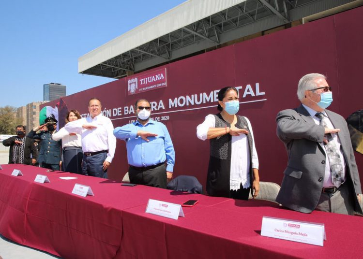 Arturo González recupera plaza cívica