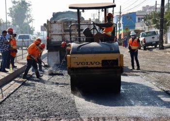 Ayuntamiento realiza obras en la colonia la mesa