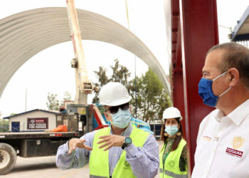 Arturo González supervisa obras en Colonia las Huertas