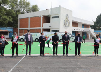 Entrega Victor Hugo Romo cancha en Escuela Secundaria
