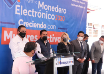 En Huixquilucan se continúa con la entrega de tarjetas a mujeres activas