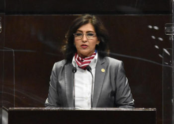 Mónica Almeida acusa que mañaneras solo sirven para distraer a mexicanos