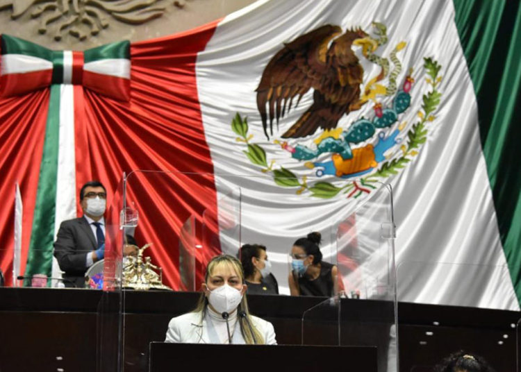 Sara Rocha pide medicamentos para el cáncer infantil