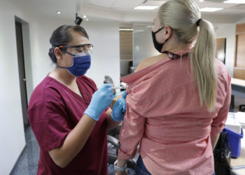 Incia Ayuntamiento de Tijuana vacunación contra influenza