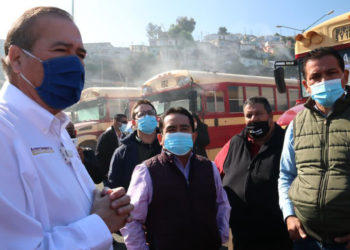 Arturo González encabeza jornada de desinfección en transporte público