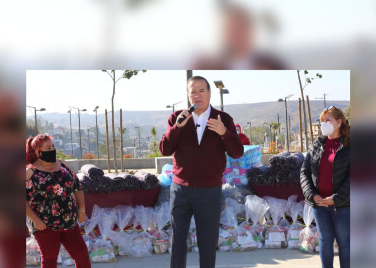 Arturo González supervisa jornadas médicas