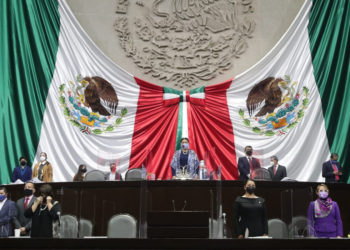 Diputados guardan un minuto de silencio por alcaldesa de Jamapa