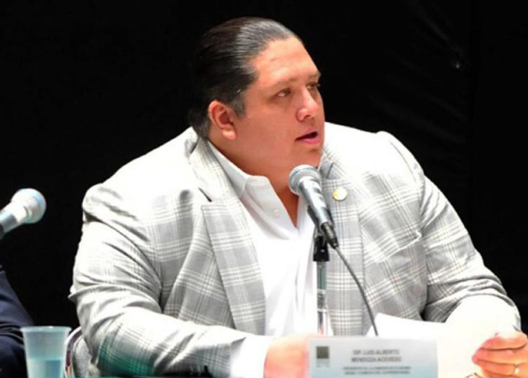 Luis Mendoza Acevedo pide revertir ley de aguinaldo