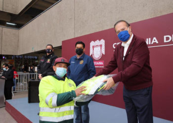 Arturo-Gonzalez-Ayuntamiento-Tijuana-Sindicato-Uniformes