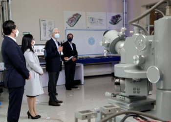 Del Mazo refrenda compromiso con el desarrollo científico y tecnológico