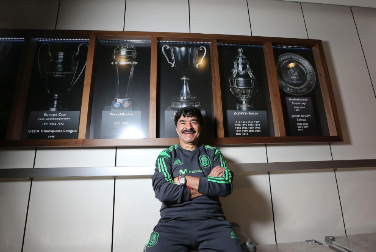 Por Covid, muere utilero 7 veces mundialista con la Selección de México