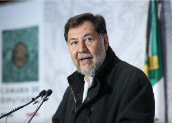 Fernández Noroña interpone denuncia de juicio político contra consejeros del INE