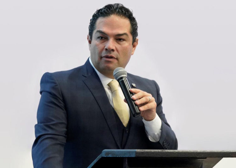 Enrique-Vargas-Del-Villar-Huixquilucan-Vacuna-Covid-19-Refrigerador