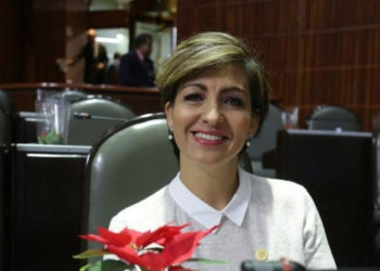 Monica-Almeida-CFE-Bartlett-Renuncia