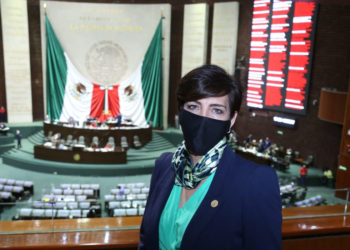 Monica-Almeida-Impuestos-Gasolina