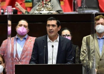 Rigoberto-Mares-Morena-Show-Vacuna