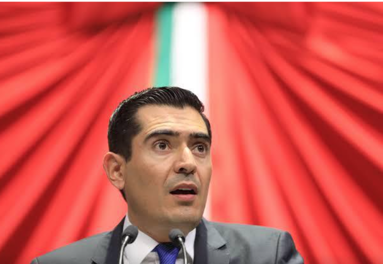 PAN exige explicación sobre caída del registro de vacunación a adultos mayores