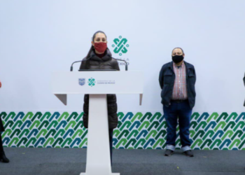 CDMX continúa en semáforo rojo y permite reapertura de plazas comerciales