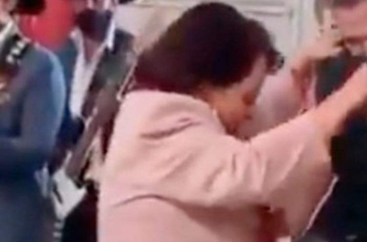 Candidata de Morena a Querétaro viola medidas sanitarias con baile