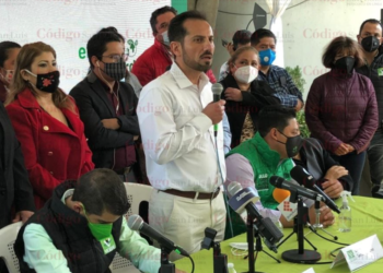 Diputados y regidores de SLP renuncian a Morena tras candidatura de Rangel