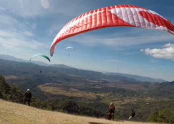 Vuelo en parapente, una aventura en Valle de Bravo