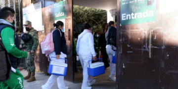 Arranca vacunación anti covid a adultos mayores en tres alcaldías capitalinas