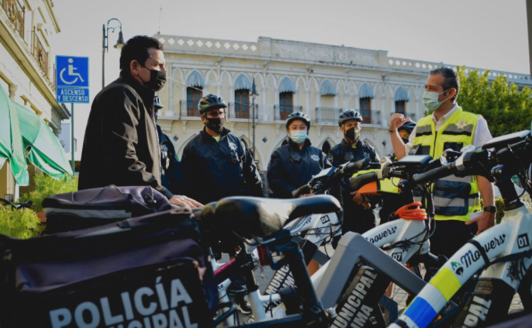 Instalan bicipuertos en calles del centro de Colima