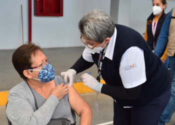 Salud Edomex garantiza vacunación a todos los adultos mayores de Ecatepec