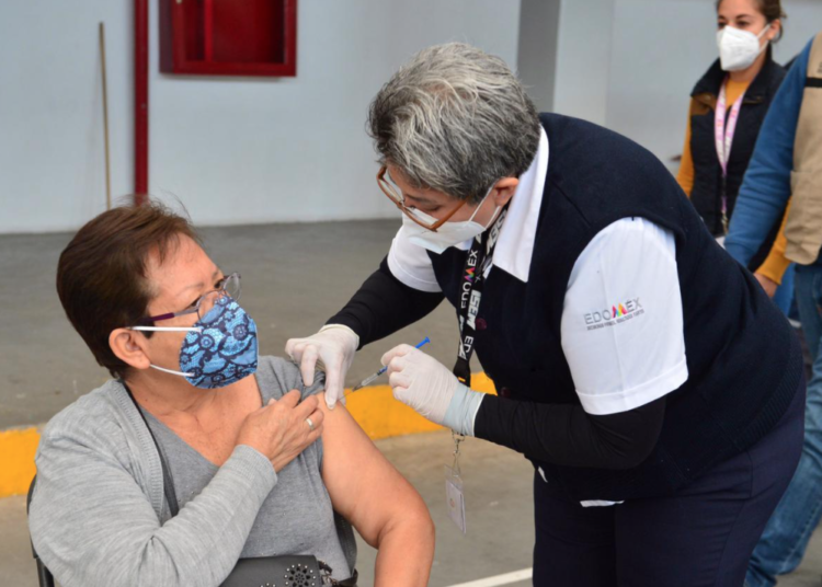 Salud Edomex garantiza vacunación a todos los adultos mayores de Ecatepec