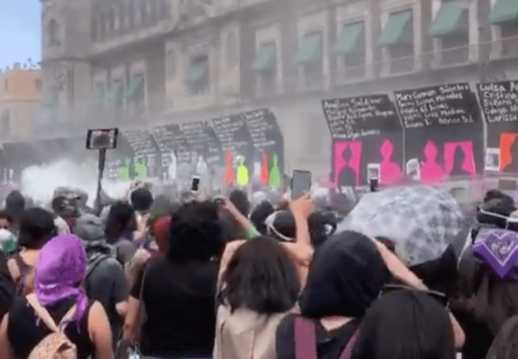 Marchan mujeres para alzar la voz ante feminicidios y violencia de género