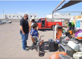 Donan productos de segunda mano en Hermosillo para familias pobres