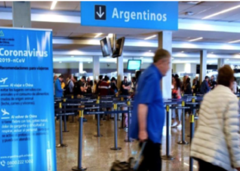 Estudiantes argentinos contraen COVID-19 tras viaje a Cancún