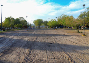 Alcalde de Torreón arranca rehabilitación de plaza en Quintas del Nazas